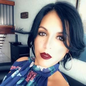 Meet your Posher, Linnette